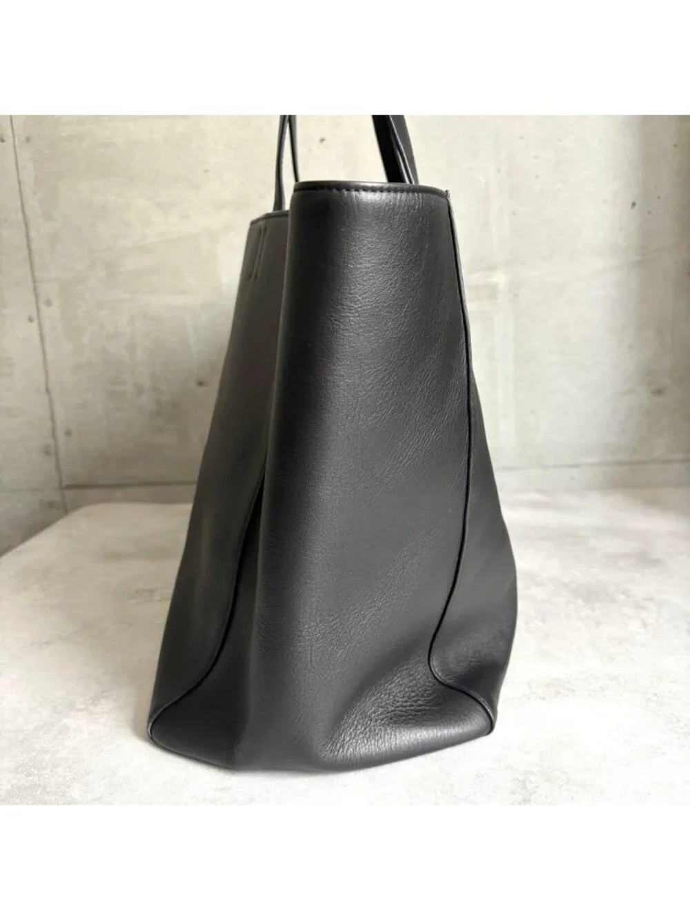 Balenciaga East Waist Tote Leather Black
